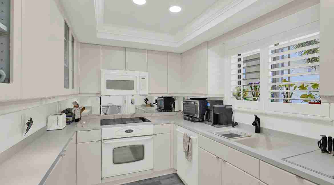 016 - Kitchen 1