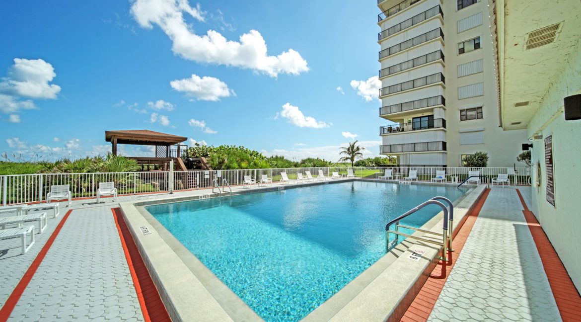 038 - Pool - Ocean Towers