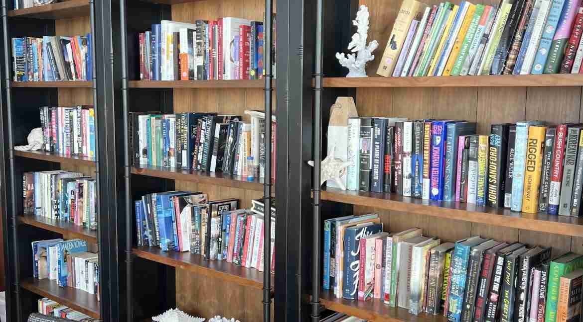 Harborage Condo & Yacht Club *203 Beach Front Mann Realty