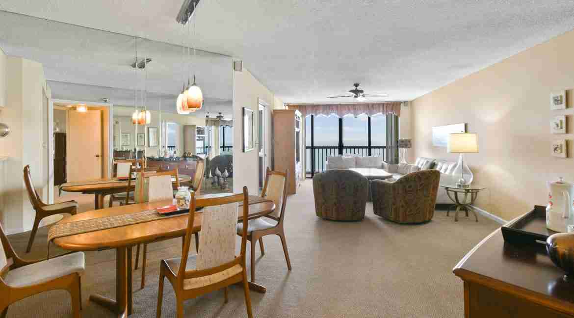 018_-_Living_Area_7