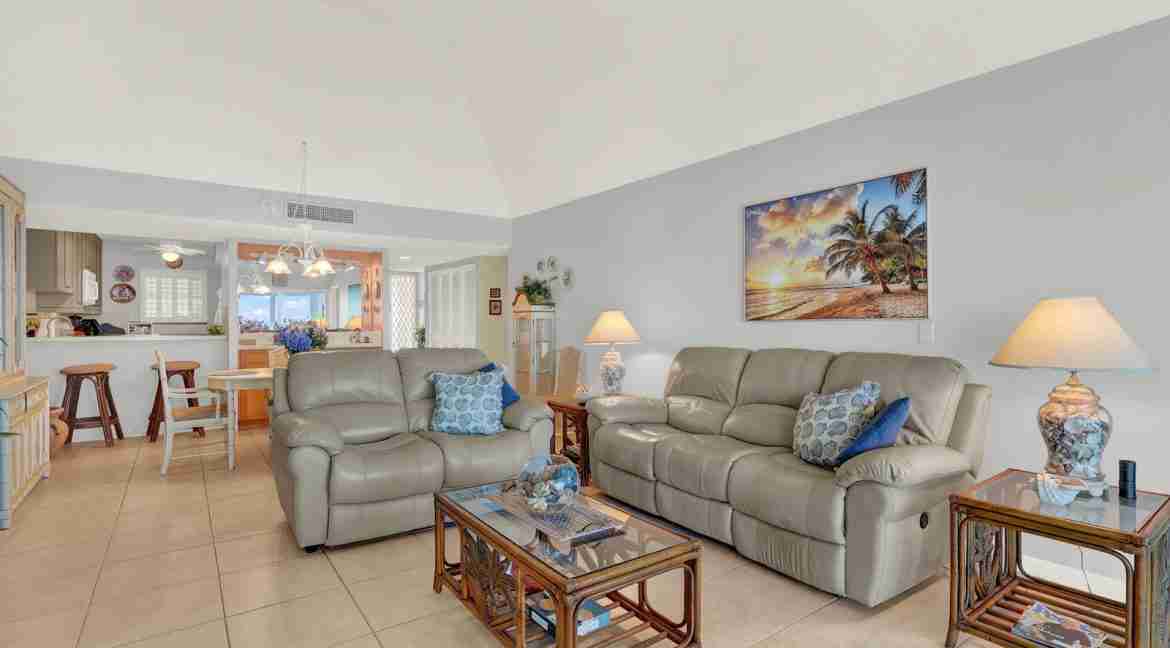 403_Hutchinson_House-24