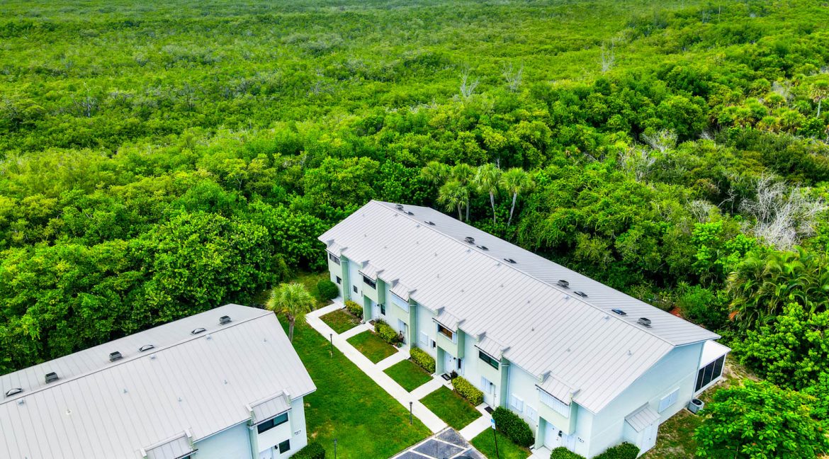 13_Island_Village-17