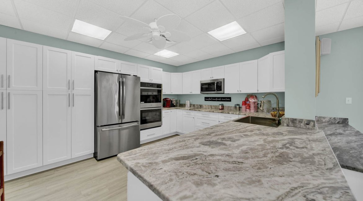 035 - Clubhouse Kitchen - Fairwinds Cove