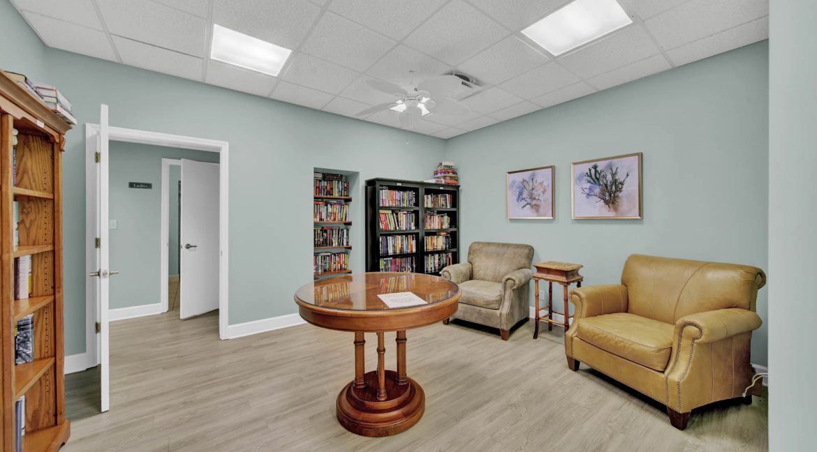 038 - Library 2 - Fairwinds Cove