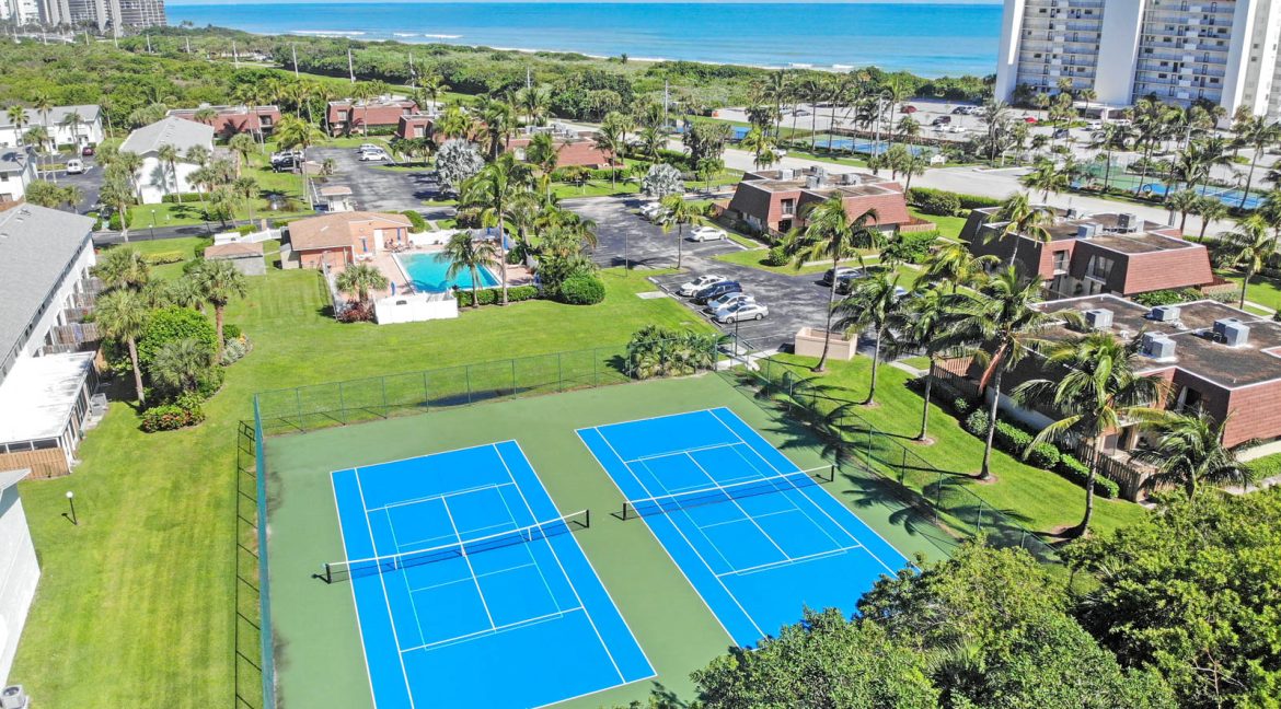 041 - Tennis 1 - Island Village