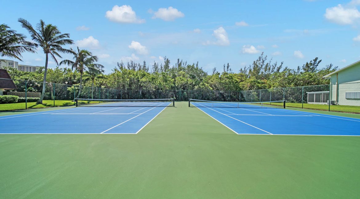 042 - Tennis 2- Island Village