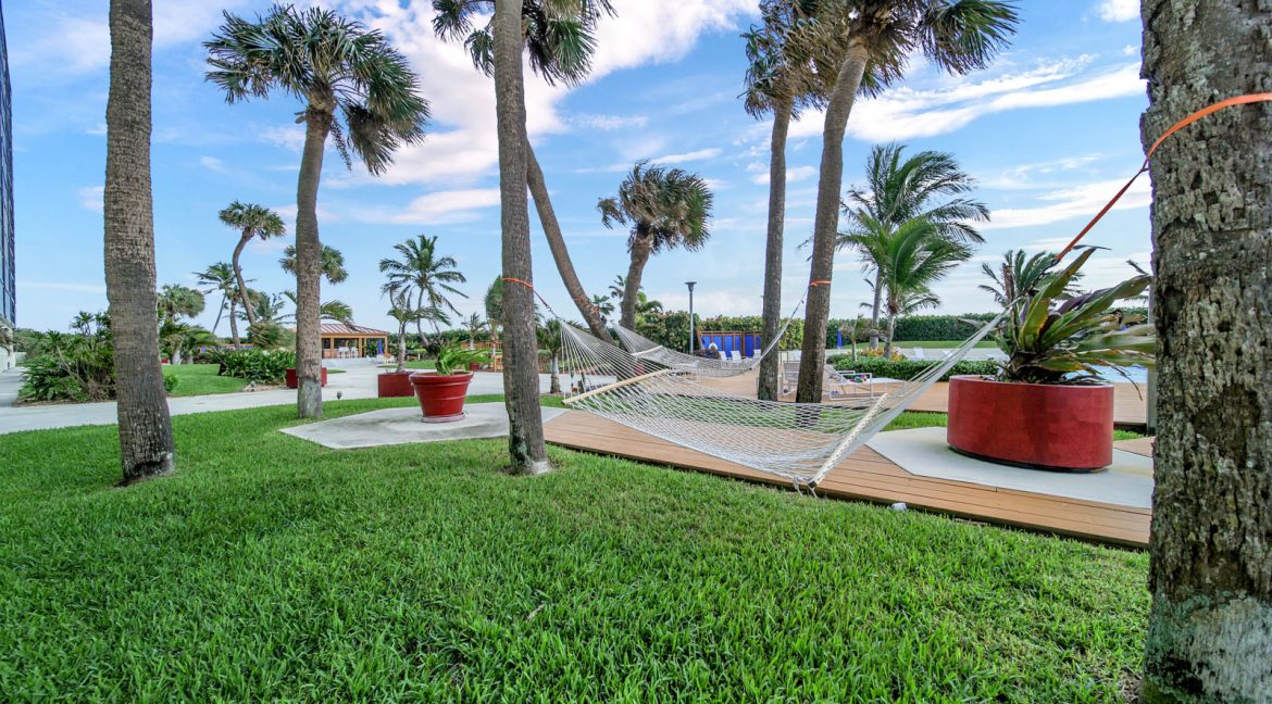 048 - Hammocks - Island Club