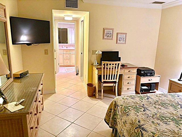 Main_Br_looking_out_to_bath