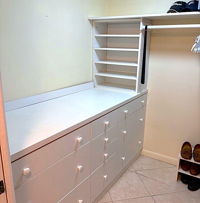 Main_Walk-in_closet_w_built-ins